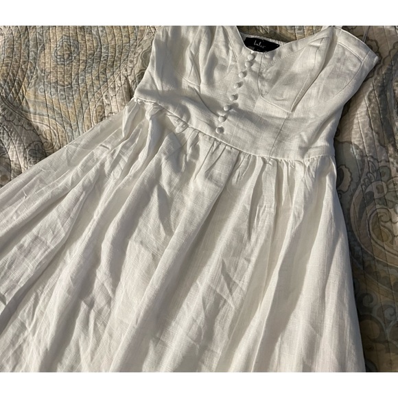 Lulu’s white summer midi dress - Picture 2 of 3
